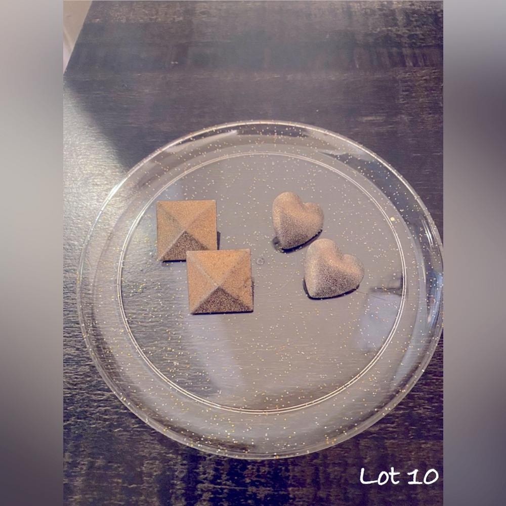 🔴 Stud Earrings, Set of 2, 1 Gold & 1 Silver